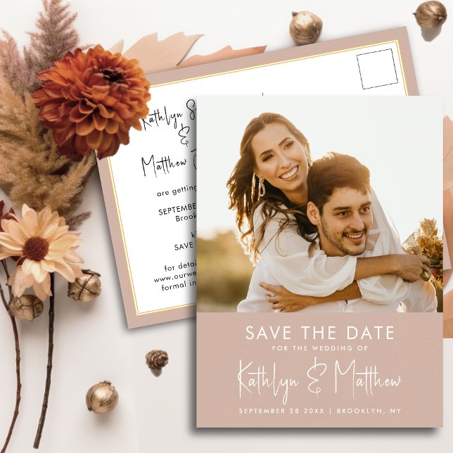 Carte Postale Faire-part Blush Pink Fun Script Moderne Mariage Photo Enregi (Créateur téléchargé)