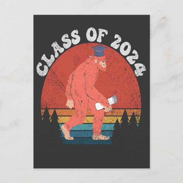 Carte Postale Faire-part Classe De 2024 Drôle Graduation Bigfoot Retro Cade (Devant)