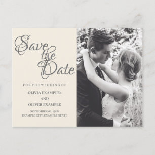 Carte Postale Faire-part Couple de mariés s'embrassant en monochrome