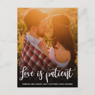 Carte Postale Faire-part Mariage Amour est Patient Reporté Simple Photo