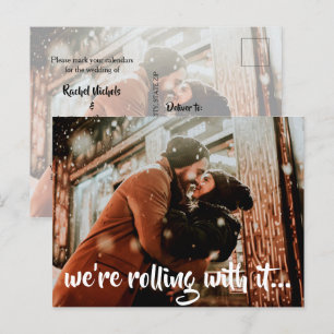 Carte Postale Faire-part Mariage de script blanc moderne photo Enregistrer