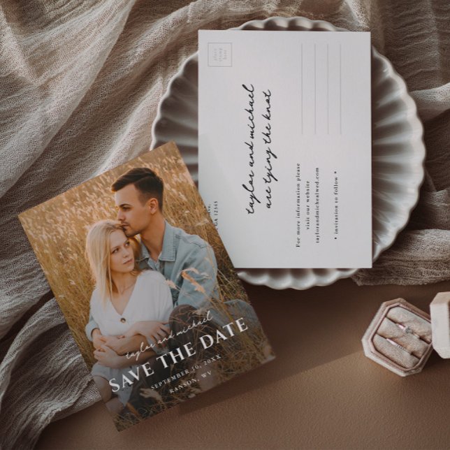 Carte Postale Faire-part Mariage photo Noms de script simples (Simple photo overlay wedding save the date postcard.)