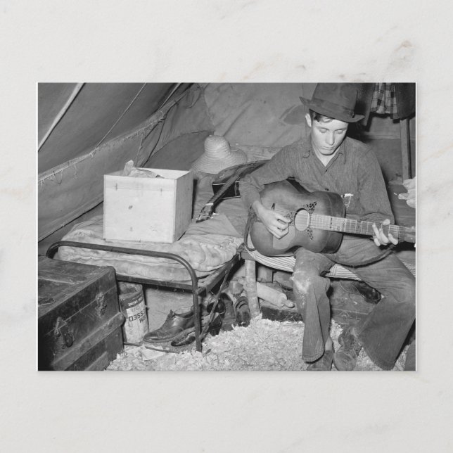 Carte Postale Farm Worker Playing Guitar, 1939 (Devant)