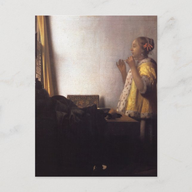 Carte Postale Femme avec un collier de perle (Devant)