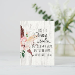 Carte Postale Femmes fortes Citer Plumes florales Effet bois