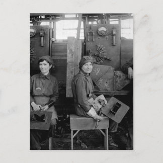 Carte Postale Femmes soudeuses électriques à l'image Hog_War