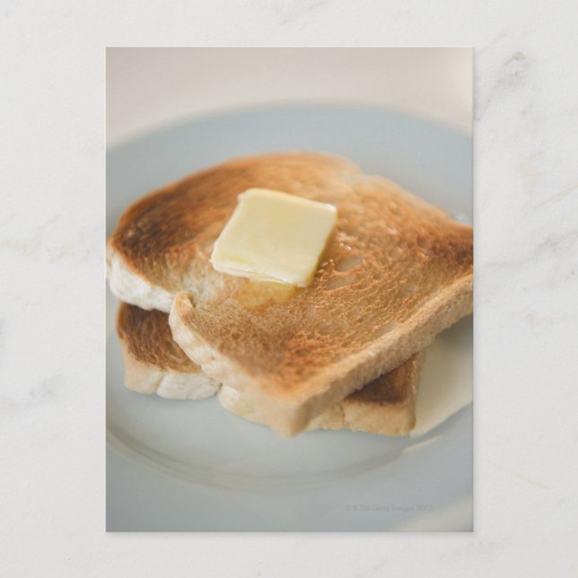 Carte Postale Fermer les toasts avec du beurre dans l'assiette (Devant)