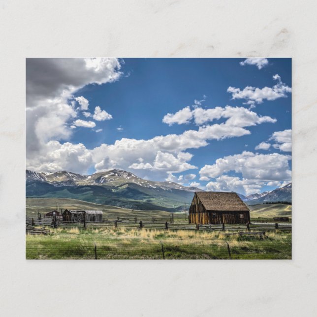 Carte Postale Fermes | Ferme au-dessous des montagnes du Colorad (Devant)
