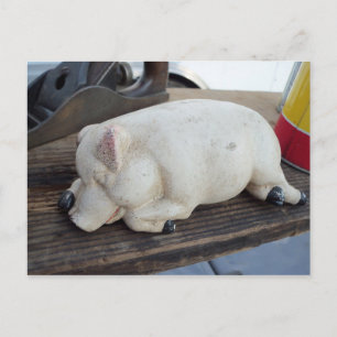 Carte Postale Figurine de cochon couché