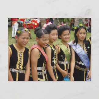 Carte Postale Filles en costume