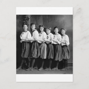 Carte Postale Filles en fleurs, début des années 1900