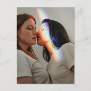 Carte Postale Filles Kissing Rainbow Love photo