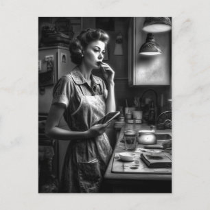 Carte Postale Film noir et blanc Noir Woman in Kitchen