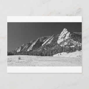 Carte Postale Flatirons à neige rouillée Boulder CO Panorama BW