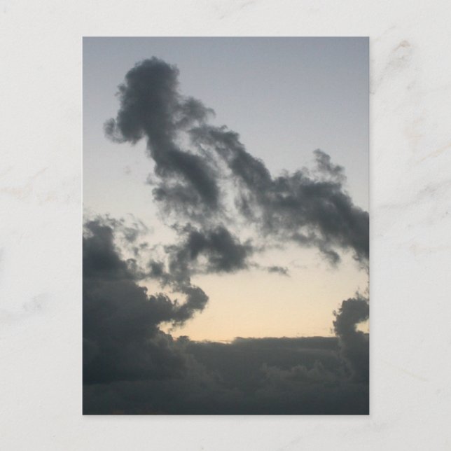 Carte Postale Formation de nuages, squelette de chien ? dessin a (Devant)