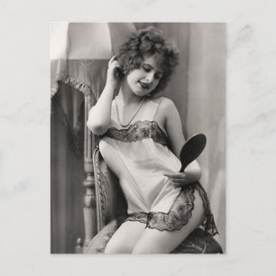 Carte Postale Frappe en lingerie