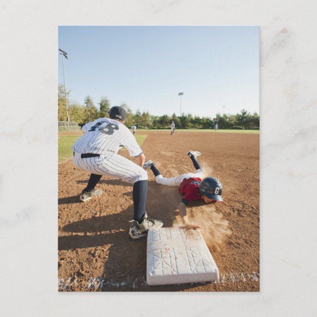 Carte Postale Garçons (10-11) jouant au baseball (Devant)