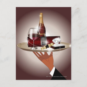 Carte Postale Gros plan de la main d'un serveur tenant un platea