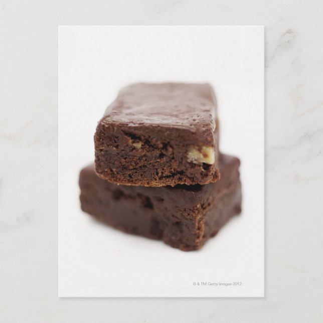 Carte Postale Gros plan d'une pile de deux brownies au chocolat  (Devant)