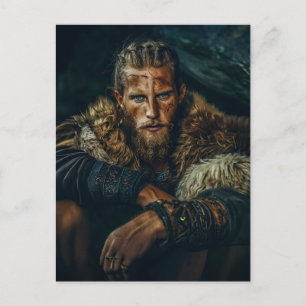 Carte Postale Guerrier Viking dans une tenue authentique