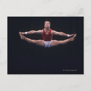 Carte Postale Gymnaste masculin se produisant sur le sol exercic