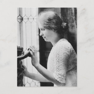Carte Postale Helen Keller Watering Portrait Plante