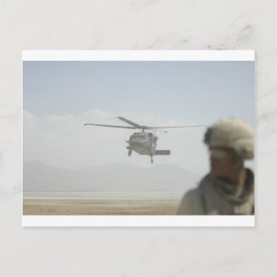 Carte Postale Hélicoptère ramassant des troupes