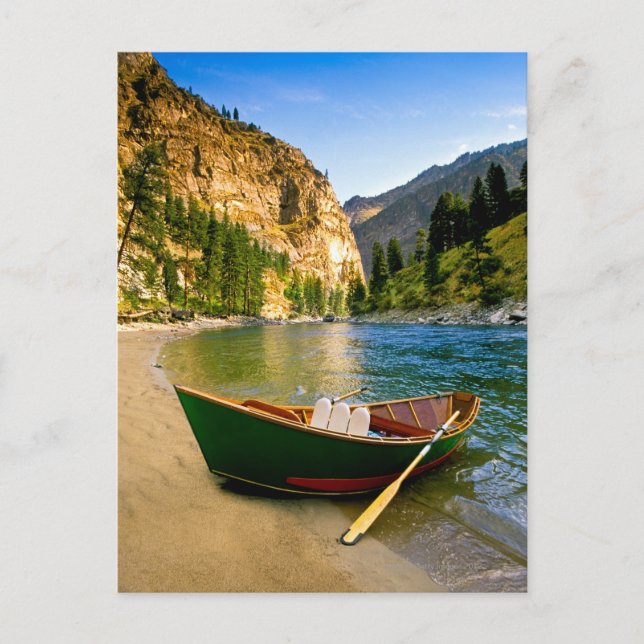 Carte Postale IDAHO, Bateau de pêche sur une plage de sable (Devant)