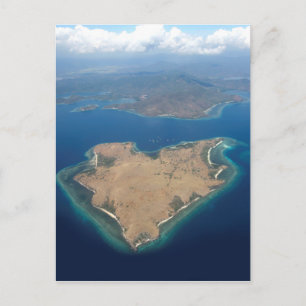 Carte Postale Île paradisiaque en forme de coeur
