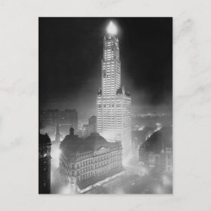 Carte Postale Immeuble Woolworth la nuit, 1920