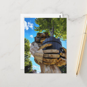 Carte Postale Incroyable Troll soutient un arbre