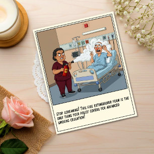 Carte Postale Infirmière arrose un patient avec un extincteur Pr