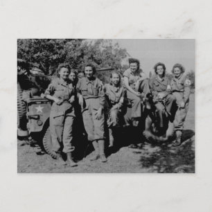 Carte Postale Infirmières à côté des 2ÈME GUERRE MONDIALE Jeep
