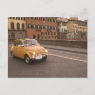 Carte Postale Italie, Florence. Fiat 800 Rally traverse l'Arno