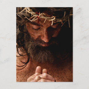 Carte Postale Jésus priant en utilisant la couronne des épines