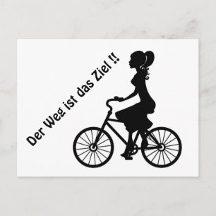 Carte Postale Jeune femme sur le vélo, noir et blanc