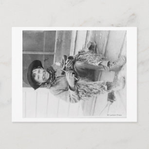 Carte Postale Jeune garçon habillé en cowboy avec jouets