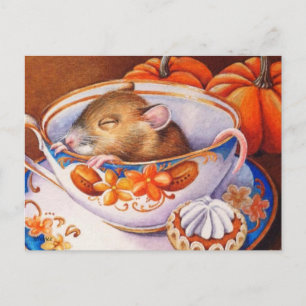 Carte Postale Jeune Souris d'Automne Endormie dans une Tasse à T