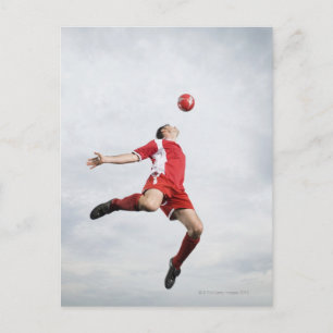Carte Postale Joueur de football et ballon de football en plein 