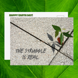 Carte Postale Jour de la Terre la lutte est réelle jeune plant d