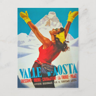 Carte Postale Joyeuse femme dans la Vallée d'Aoste, Italie. Vint