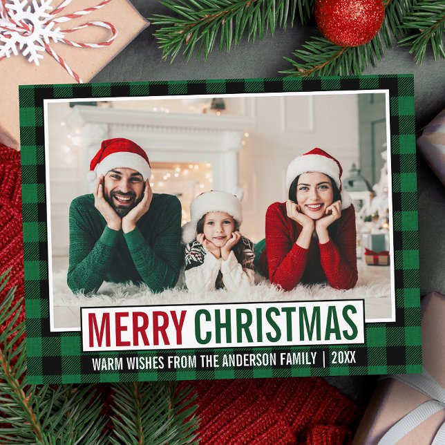 Carte Postale Joyeux Noël moderne Famille Photo Vert Plaid (Customize to change your personalized text size or text style.)