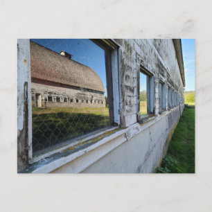 Carte Postale jumelle de grange réflexion