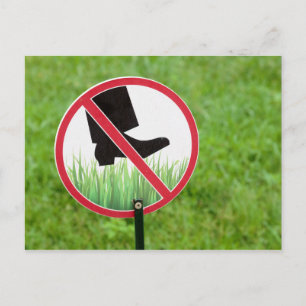 Carte Postale Keep Of The Grass Sign