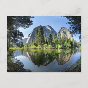 Carte Postale La cathédrale surplombe la rivière Merced - Yosemi