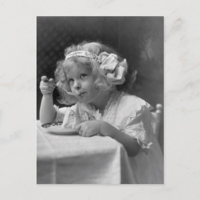 Carte Postale La fille à la crème glacée (Devant)