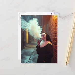 Carte Postale La religieuse fumeuse