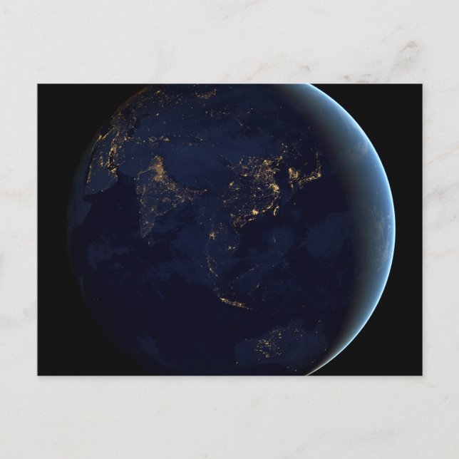 Carte Postale La Terre s'illumine la nuit en Asie et en Australi (Devant)