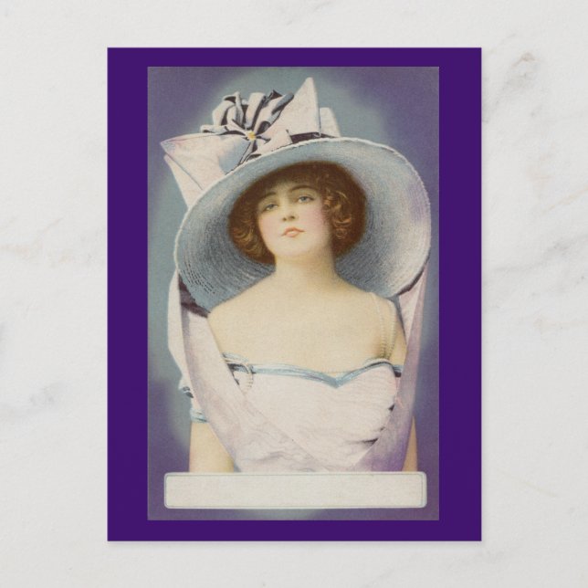 Carte Postale Lady Portant un grand Casquette avec la bow (Devant)