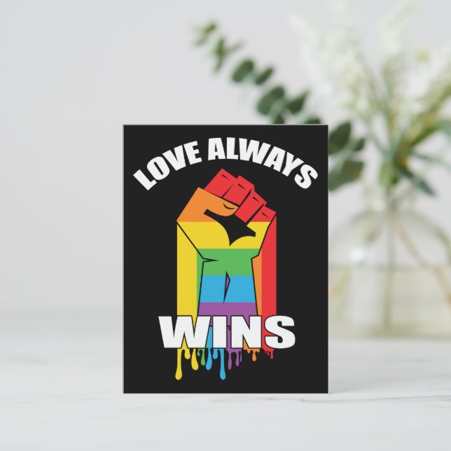 Carte Postale L'amour gagne toujours Gay LGBT (Debout devant)